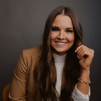 Superb Employee Molly's profile photo