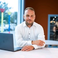 Henryk Hünecke Email