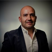 Héctor Chávez Lizárraga Email