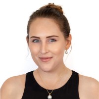 Willie Creek Pearls Employee Esme Silvester's profile photo