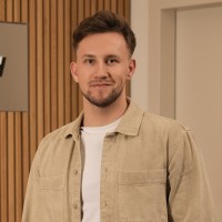 Alexander Holfeld Email
