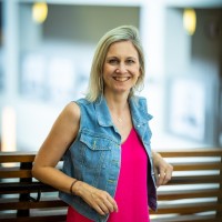 Lizzy Reykers Email & Phone Number