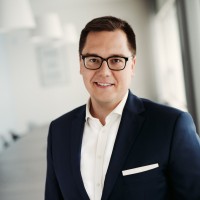 Piotr Bartos Email