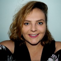 Chloé Genès Email