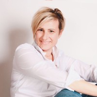 Anita Pertoci Email