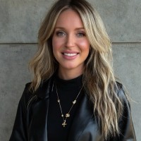 Hollie Robinson Email & Phone Number