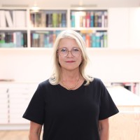 Wivian Eidsaunet Email