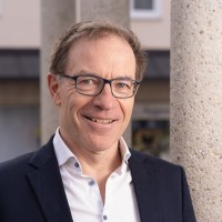 Holger Maier Email