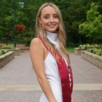 Evenly Employee Mia Scornavacco's profile photo