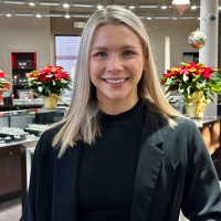 Glennpeter Jewelers Diamond Centre Employee Sydnie Lloyd's profile photo