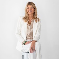 Bright Beauty Connect Employee Susannah Dellinger's profile photo