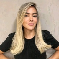 CORNERSTONE BRASIL - Havik People Results Employee Vanessa Batista's profile photo