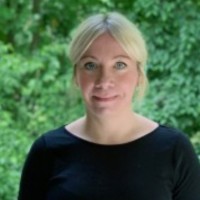 Julia Oswald Email