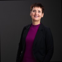 Karin Bos Email