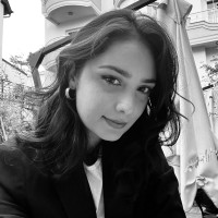 Floriana Kadiri Email