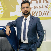 LOOKS STUDIO Employee Monis Ali's profile photo