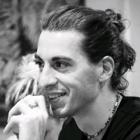 Ivan MacCagno Email