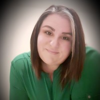 Socially Present Employee Kristen Vied's profile photo