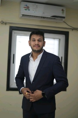 PwC Acceleration Centers Employee Vinit Rathi's profile photo