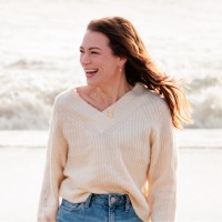 Abby Simms Email & Phone Number