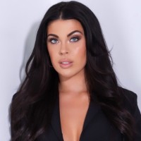 Myah Rossi Email & Phone Number | Uncommon James Sales Lead Contact