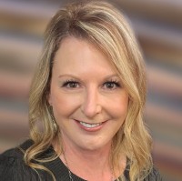 iTHINK Financial Employee Nicole Heffelfinger's profile photo
