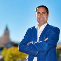 Lionel de Cala Email