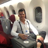 Péter Vigh Email