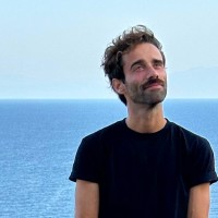 Email e telefono di Cyril Neves