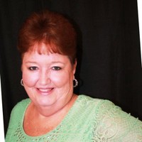 ReMax Palm Employee Raelene White's profile photo