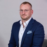 Luke Saunders Email & Phone Number