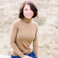 Izzy Cox Email & Phone Number