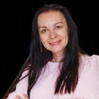 Tania Defraine Email