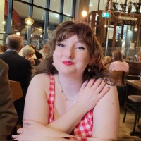 Lizzi Richards Email