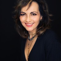 Paula Neto Email