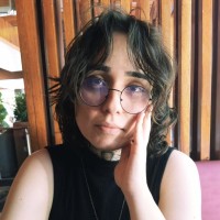 Julia Arcelino Guedes Email