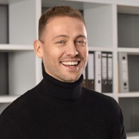 Björn von Dressler Email