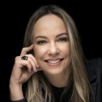 Instituição Evangélica de Novo Hamburgo - IENH Employee Renata Roos's profile photo