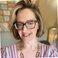Guidehouse. Employee Dina Hoefer's profile photo