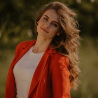 SELECT* Employee Yuliia Mes's profile photo