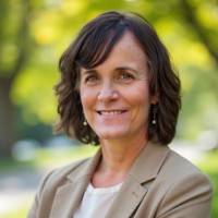 Danielle Hinz Email & Phone Number