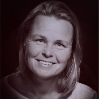 Ilona van Leuveren Email