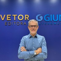 Vetor Editora Employee Ricardo Mattos's profile photo