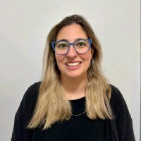Mariana Courbis Email