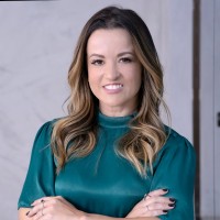 CNA Idiomas | Oficial Employee Luciana Raulino's profile photo