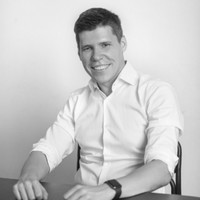 E-mail e número de telefone de Vladimir Mnogoletniy