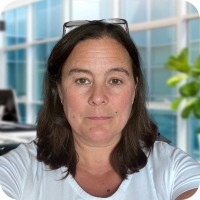 Eve MacDonald Email