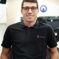 Vinicius Teixeira Email