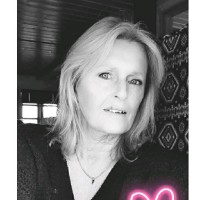 Lis B. Email