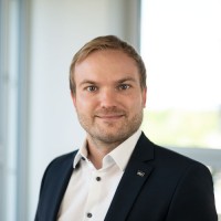 Yannik Zawar Email